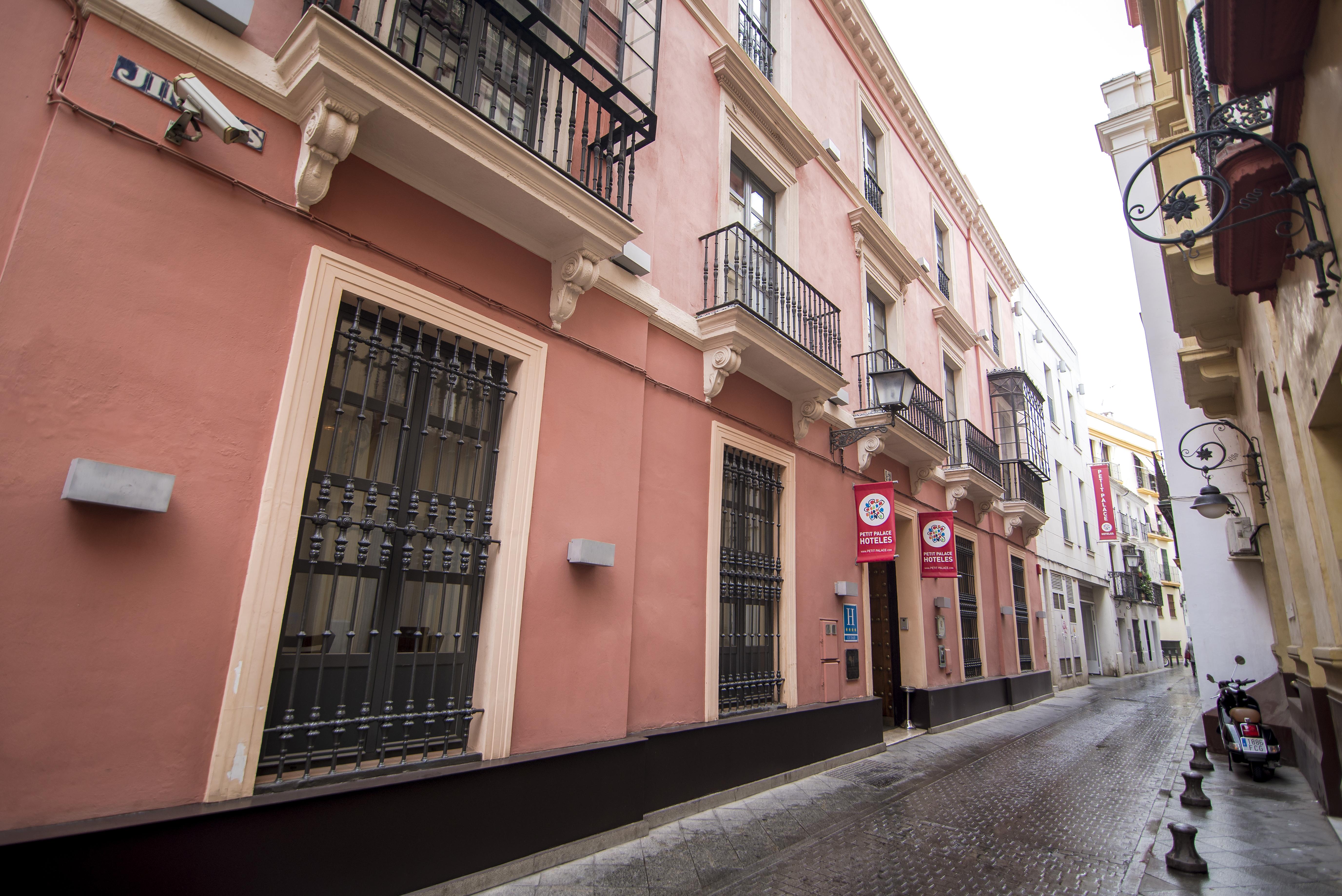 Petit Palace Marques Santa Ana Siviglia Esterno foto